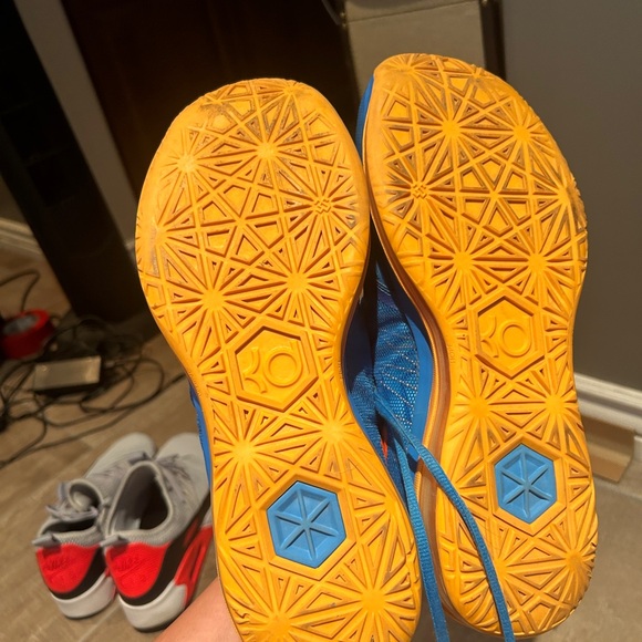 KD Dunks size 10.5 - Picture 6 of 8